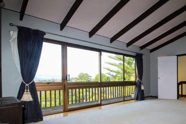 Photo of property in 51 Wyoming Avenue, Murrays Bay, Auckland, 0630