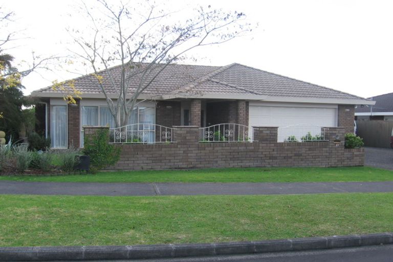 Photo of property in 13 Suncrest Drive, West Harbour, Auckland, 0618