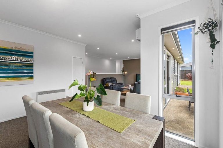 Photo of property in 14 Malbec Place, Huapai, Kumeu, 0810