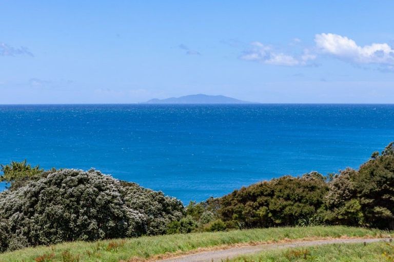 Photo of property in 405 Onemana Drive, Onemana, Whangamata, 3691