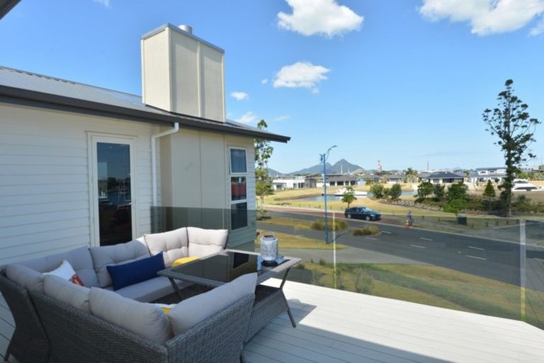 Photo of property in 28 Stace Hopper Drive, One Tree Point, 0118