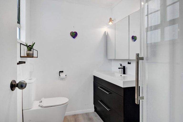 Photo of property in 17 Konini Street, Inglewood, 4330