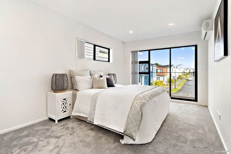 Photo of property in 49 Lockheed Street, Hobsonville, Auckland, 0618