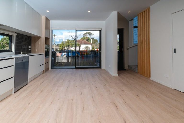 Photo of property in 3/56 Salisbury Road, Birkdale, Auckland, 0626