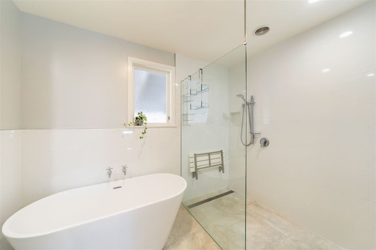 Photo of property in 96 Pinehaven Road, Pinehaven, Upper Hutt, 5019