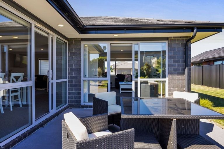 Photo of property in 13 Cooke Farm Grove, Waiwhakaiho, New Plymouth, 4312