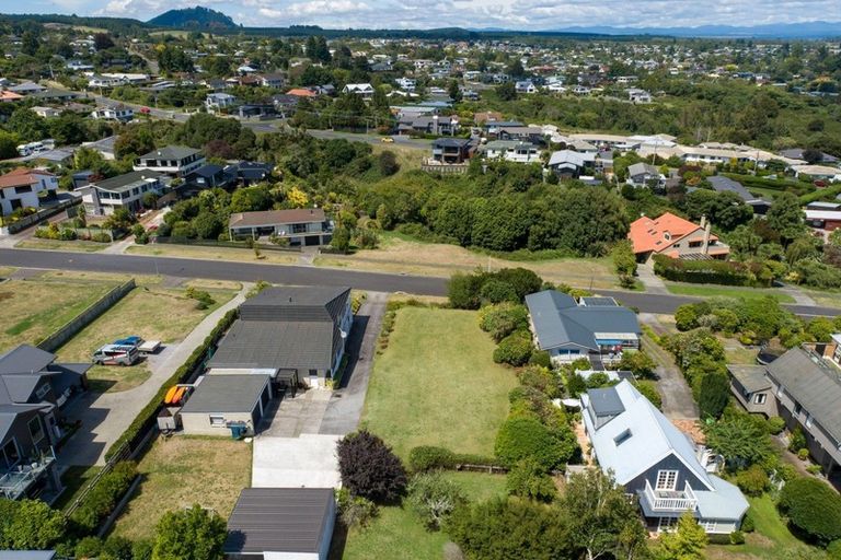 Photo of property in 16 Harvey Street, Waipahihi, Taupo, 3330
