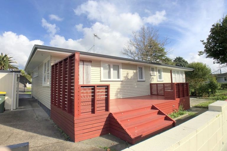 Photo of property in 1/20 Lucinda Place, Glen Eden, Auckland, 0602