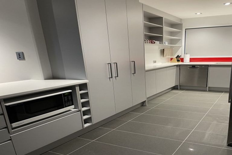 Photo of property in 4/1 Manuka Road, Bayview, Auckland, 0629