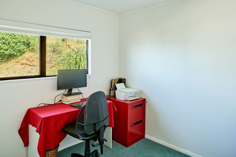 Photo of property in 2 Gordon Road, Plimmerton, Porirua, 5026