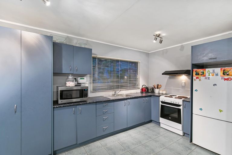 Photo of property in 44b Woodside Road, Massey, Auckland, 0614