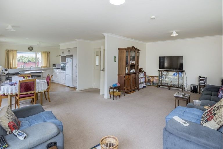 Photo of property in 71 Rugby Street, Levin, 5510