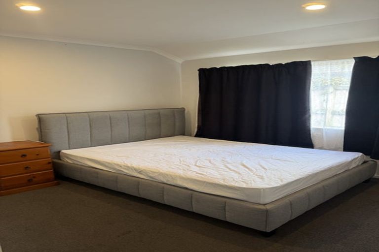 Photo of property in 35 Croftview Road, Wattle Downs, Auckland, 2103