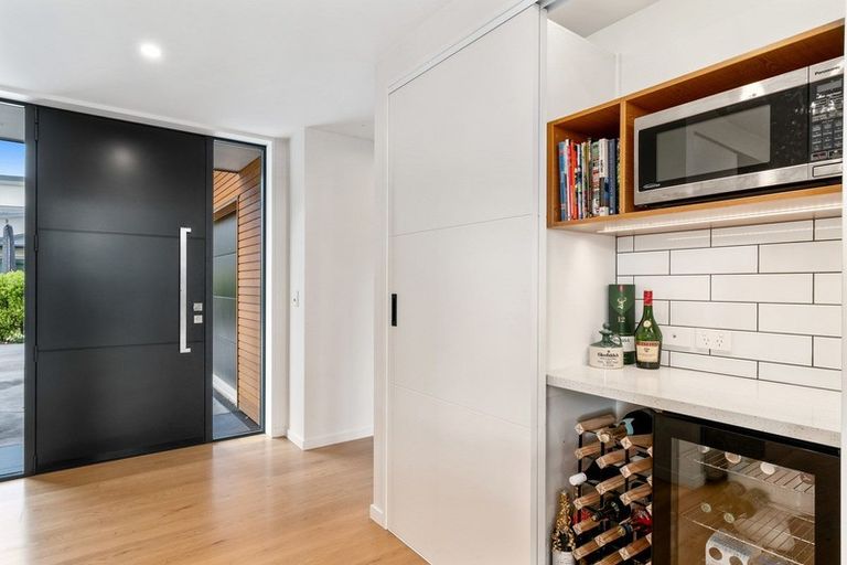 Photo of property in 73 Rob Roy Lane, Wanaka, 9305