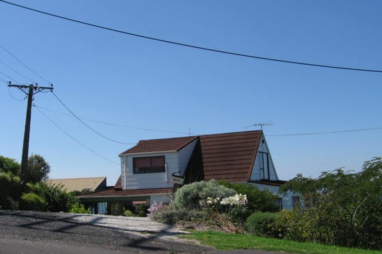 Photo of property in 919 East Coast Road, Northcross, Auckland, 0632