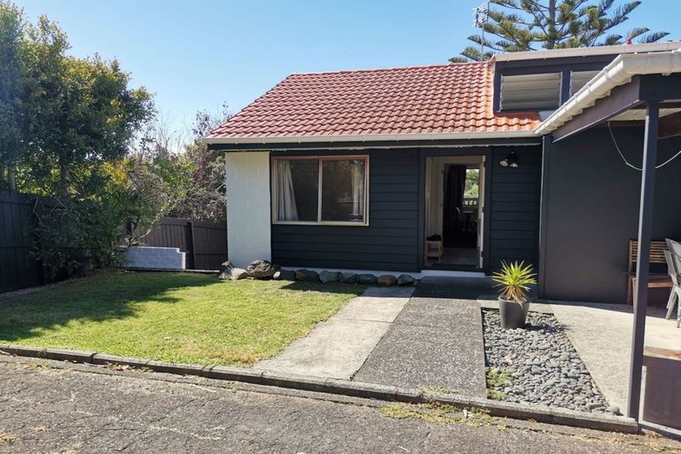Photo of property in 85e Stottholm Road, Titirangi, Auckland, 0604