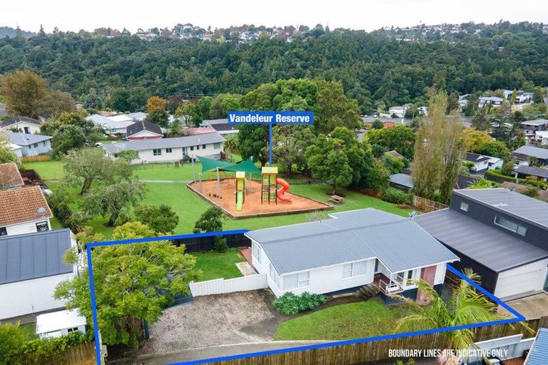Photo of property in 137 Verbena Road, Birkdale, Auckland, 0626
