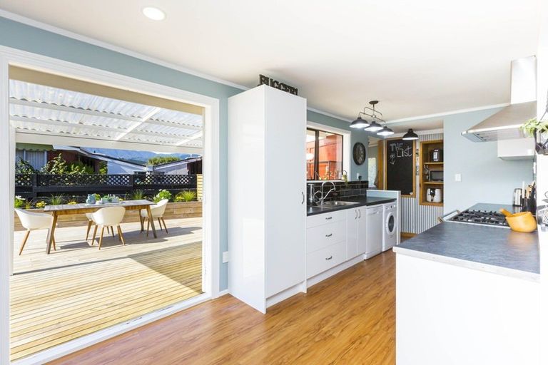 Photo of property in 22 Tacoma Drive, Totara Park, Upper Hutt, 5018