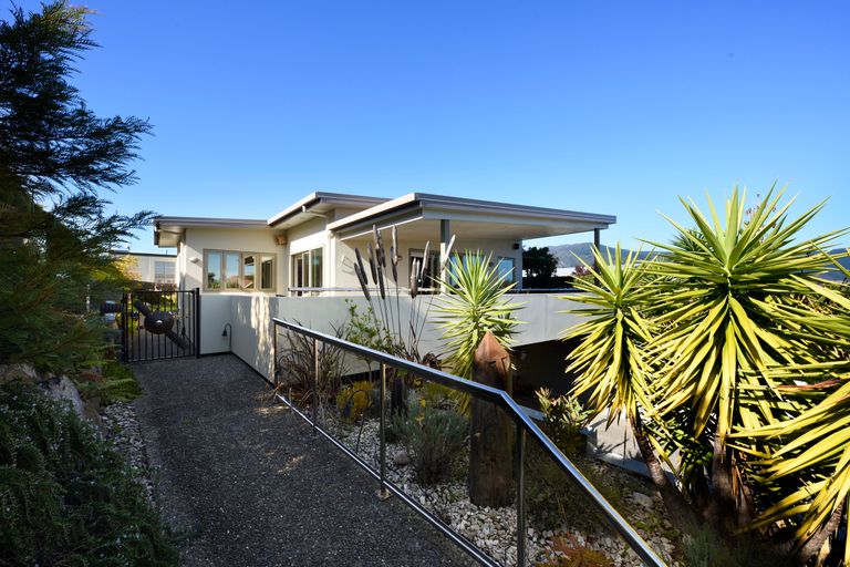 Photo of property in 355 Princes Drive, Britannia Heights, Nelson, 7010