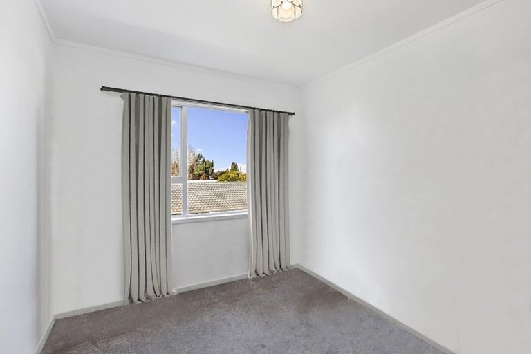 Photo of property in 2/50 Te Kanawa Crescent, Henderson, Auckland, 0610