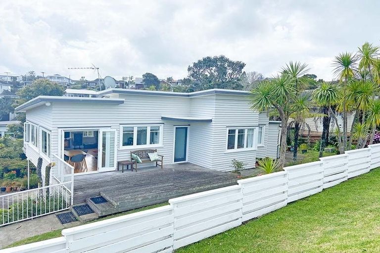 Photo of property in 986 Beach Road, Torbay, Auckland, 0630