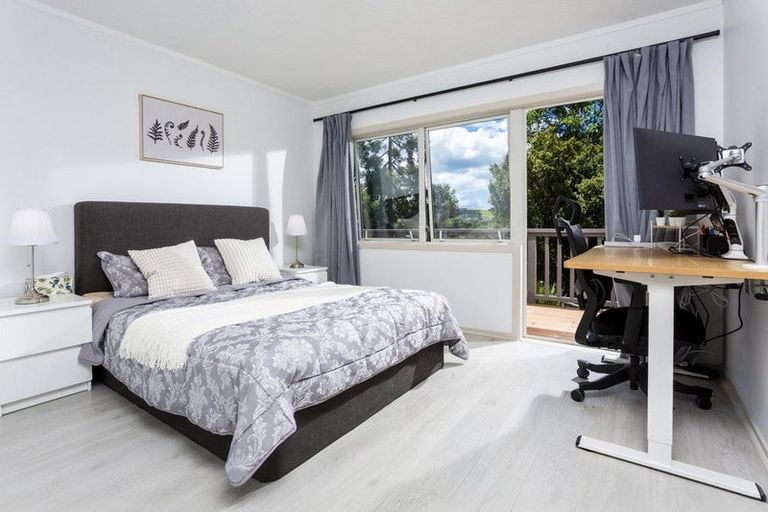 Photo of property in 1/3 Glenvar Road, Torbay, Auckland, 0630
