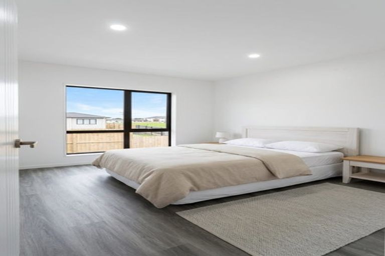 Photo of property in 9b Julian Place, Otara, Auckland, 2023
