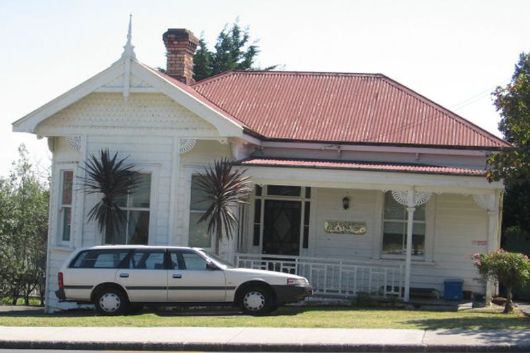 Photo of property in 2/161a Mokoia Road, Birkenhead, Auckland, 0626