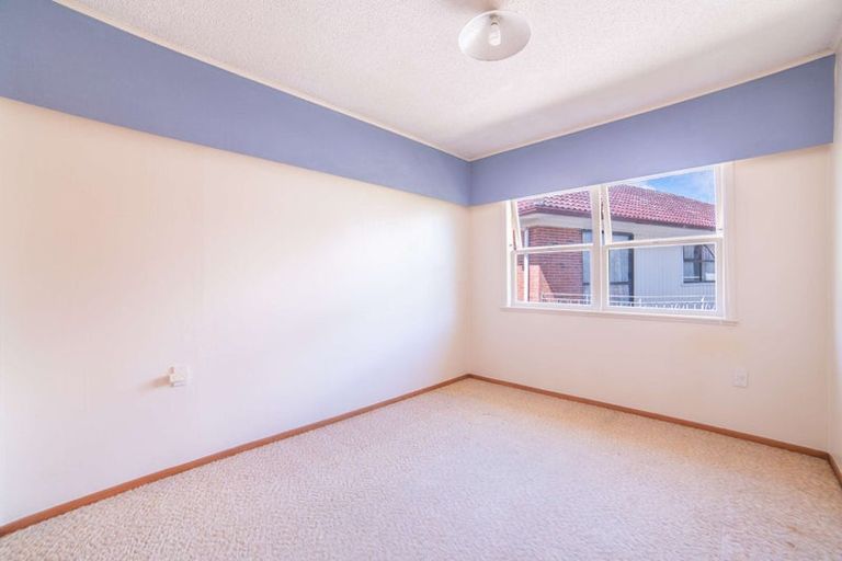 Photo of property in 51 Becroft Drive, Forrest Hill, Auckland, 0620