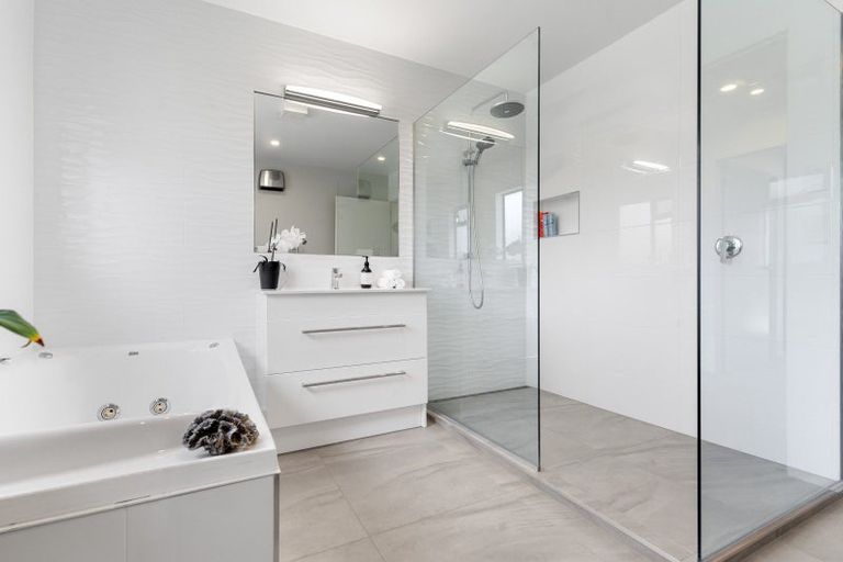 Photo of property in 43 Mcmaster Street, Greytown, 5712