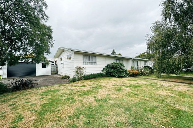 Photo of property in 4a Hibiscus Avenue, Hamilton Lake, Hamilton, 3204