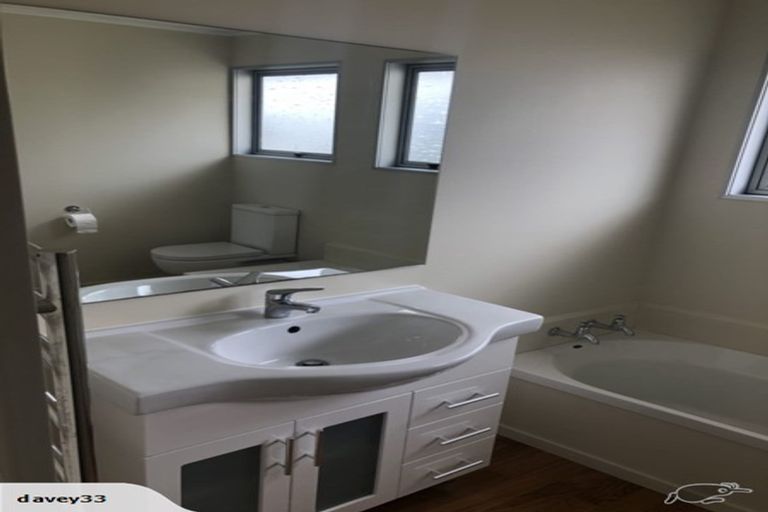 Photo of property in 57 Ruskin Road, Newlands, Wellington, 6037