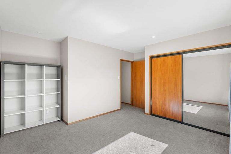 Photo of property in 8 Claverley Gardens, Avonhead, Christchurch, 8042