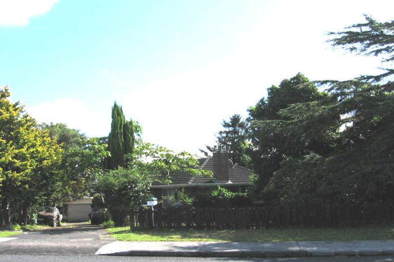 Photo of property in 6 Waitaki Street, Henderson, Auckland, 0612