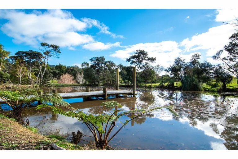 Photo of property in 217 Taylor Road, Waimauku, 0882