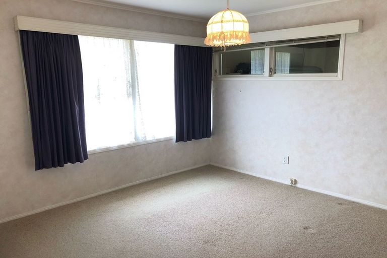 Photo of property in 2 Mander Place, Bucklands Beach, Auckland, 2012