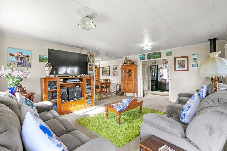 Photo of property in 80 Wairau Road, Oakura, 4314