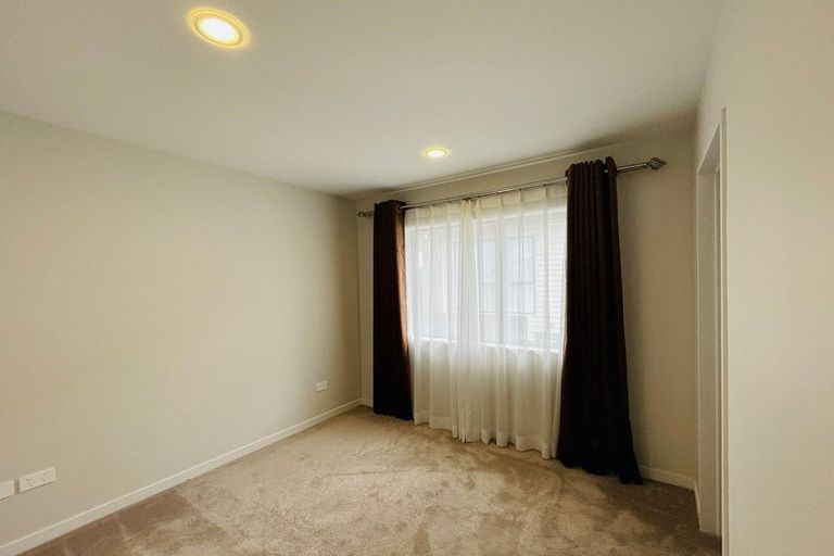 Photo of property in 36 Golden Morning Drive, Albany Heights, Auckland, 0632