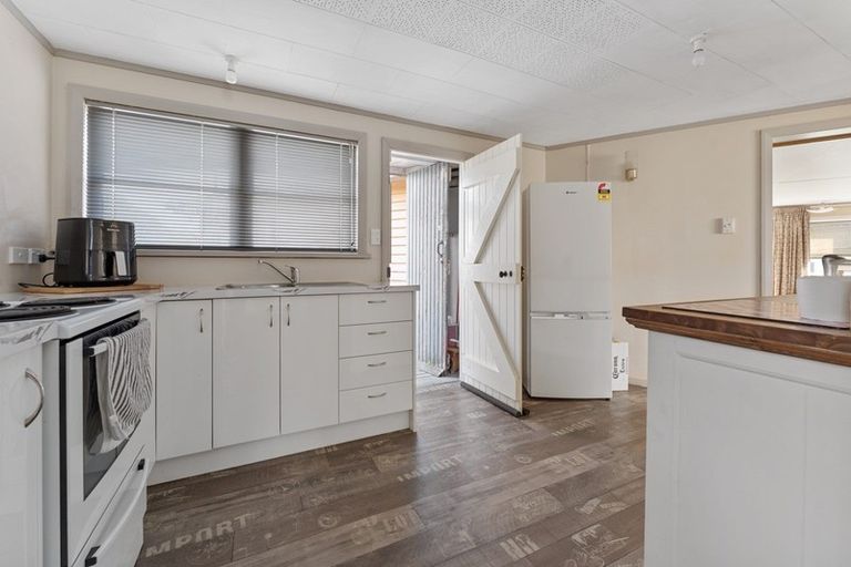 Photo of property in 76 Conway Road, Eltham, 4322