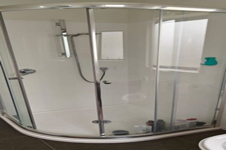 Photo of property in 17 Springhill Lane, Sunnyvale, Auckland, 0612