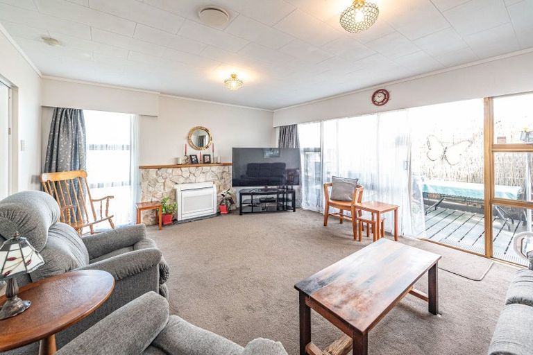 Photo of property in 102 Hinau Street, Castlecliff, Whanganui, 4501