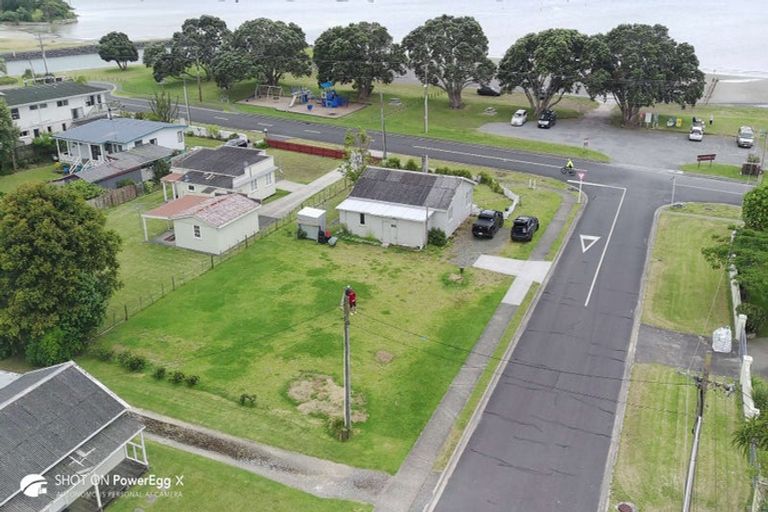 Photo of property in 2 Finch Street, One Tree Point, 0118