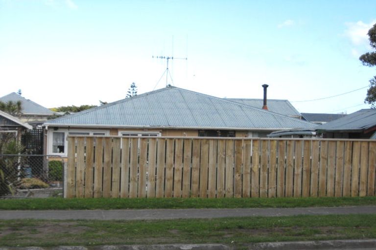 Photo of property in 25 Aotea Street, Castlecliff, Whanganui, 4501