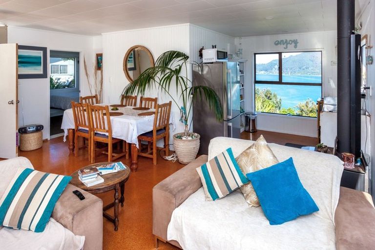 Photo of property in 194 Paku Drive, Tairua, 3508