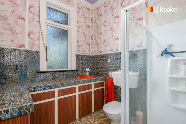 Photo of property in 105 Macandrew Road, South Dunedin, Dunedin, 9012