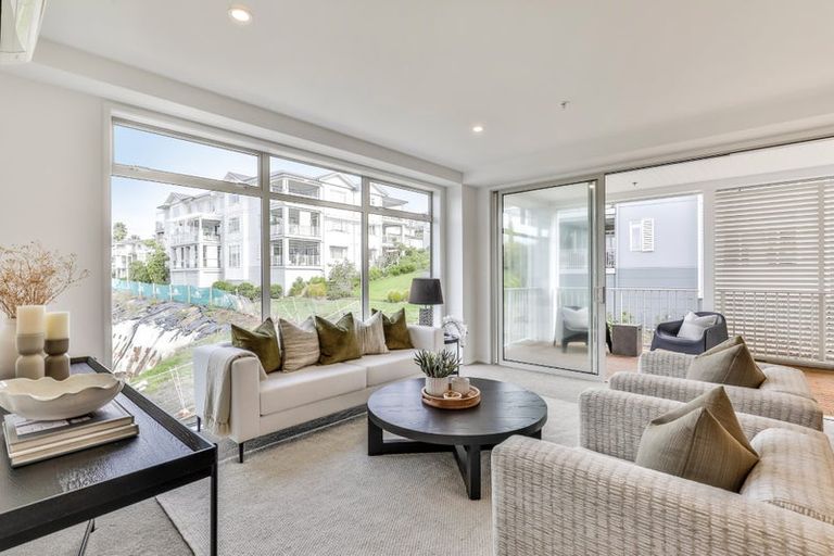 Photo of property in 125 Hibiscus Drive, Orewa, 0931