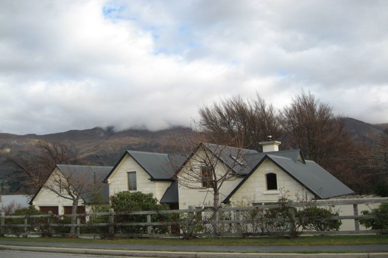 Photo of property in 34 Beacon Point Road, Wanaka, 9305