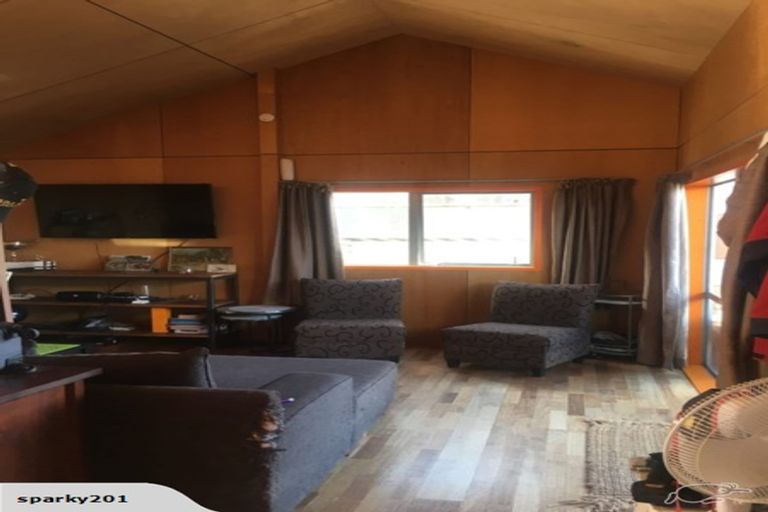 Photo of property in 175 Hanham Road, Kumeu, 0891