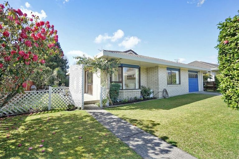 Photo of property in 12 Norrie Street, Te Puke, 3119