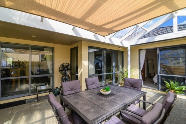 Photo of property in 19 Heaphy Place, Pukehangi, Rotorua, 3015